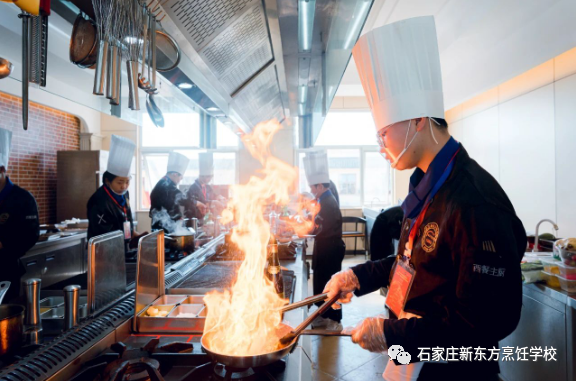 打工好還是學(xué)西餐廚師好，學(xué)西餐好找工作嗎