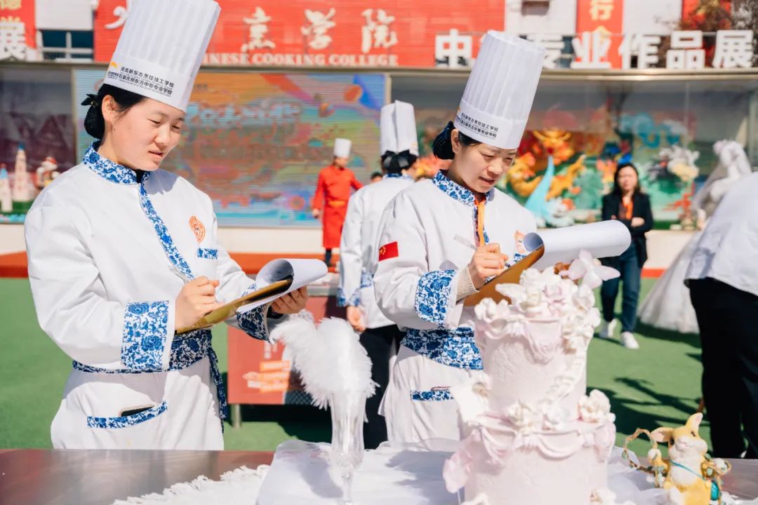 【創(chuàng)意裱花技能競賽】滴，請查收河北新東方學(xué)子奇思妙想的創(chuàng)意“裱”白！